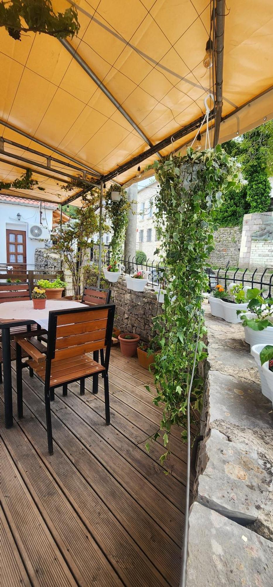 Silver Hill Guesthouse Gjirokastër Dış mekan fotoğraf